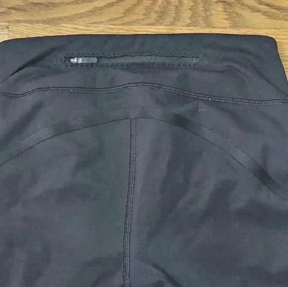 Lululemon Smooth Stride Crop Leggings. Black. Size 6 - Picture 6 of 11